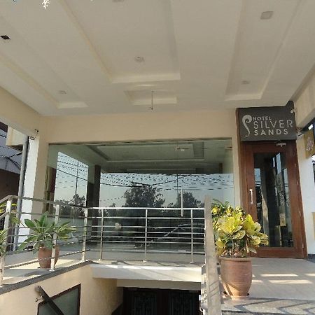 Silver Sands Ξενοδοχείο Chandīgarh Εξωτερικό φωτογραφία